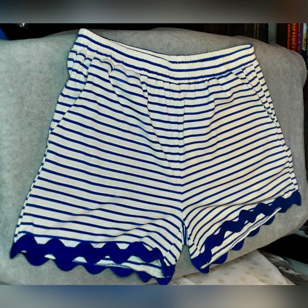NWT entro Charlotte Rick Rack Royal Pin Stripe Shorts w/pockets